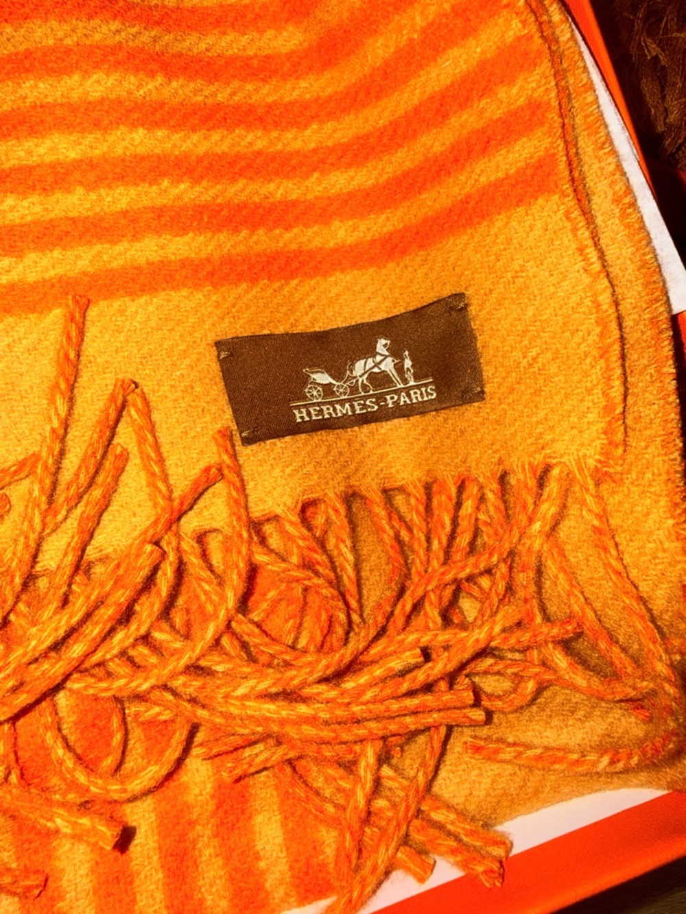 Hermès Casaque cashmere scarf (NEW with box and ribbon) - Picture 5 of 7